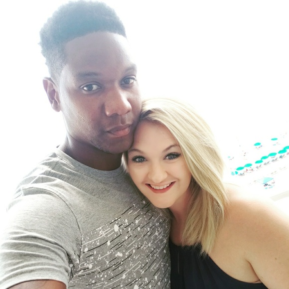 Meet your Posher, Emylee - Picture 1 of 1